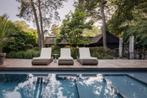 Design ligbedden nu ook met wit en zwart onderstel uit voorr, Tuin en Terras, Tuinmeubel-accessoires, Verzenden, Nieuw