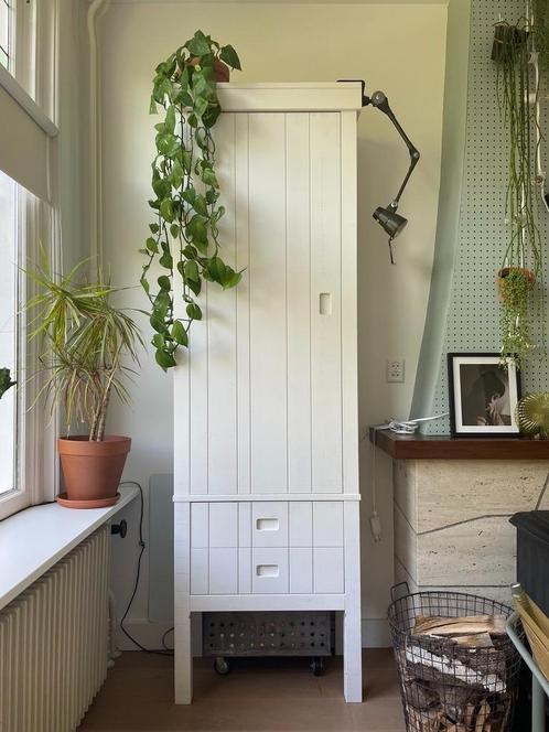 BePureHome Summit Hoge Kast Bezaagd Grenen Wit, Huis en Inrichting, Kasten | Overige, Gebruikt, Ophalen