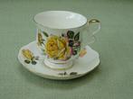 Vintage coffee/tea service-bone china, Gebruikt, Ophalen of Verzenden, Overige stijlen, Kop(pen) en/of Schotel(s)