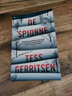 De Spionne - Tess Gerritsen, Boeken, Ophalen of Verzenden, Zo goed als nieuw