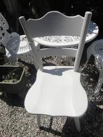 2 degelijke keuken stoelen, Ophalen