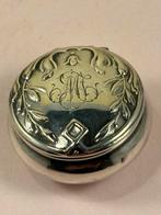 Zilveren rond doosje met ophangoogje, Ophalen of Verzenden, Zilver