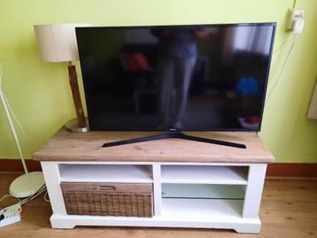 tv-meubel - in zeer goede staat - geen IKEA - stevig hout  beschikbaar voor biedingen