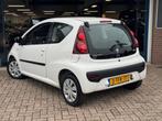 Peugeot 107 1.0 Active 2014 WIT 3drs AUT AIRCO APK NAP!, Auto's, Peugeot, Stof, Gebruikt, Zwart, 4 stoelen