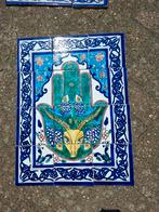 Traditionele handgeschikderd Tunisische keramiek, Ophalen