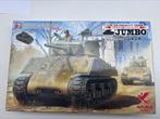 Asuka M4A3E2 sherman Jumbo 1/35, Hobby en Vrije tijd, Modelbouw | Auto's en Voertuigen, Overige merken, Tank, 1:32 tot 1:50, Nieuw