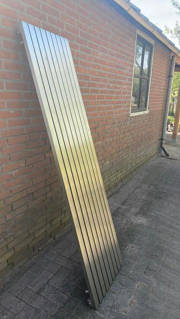 Badkamerradiator beschikbaar voor biedingen