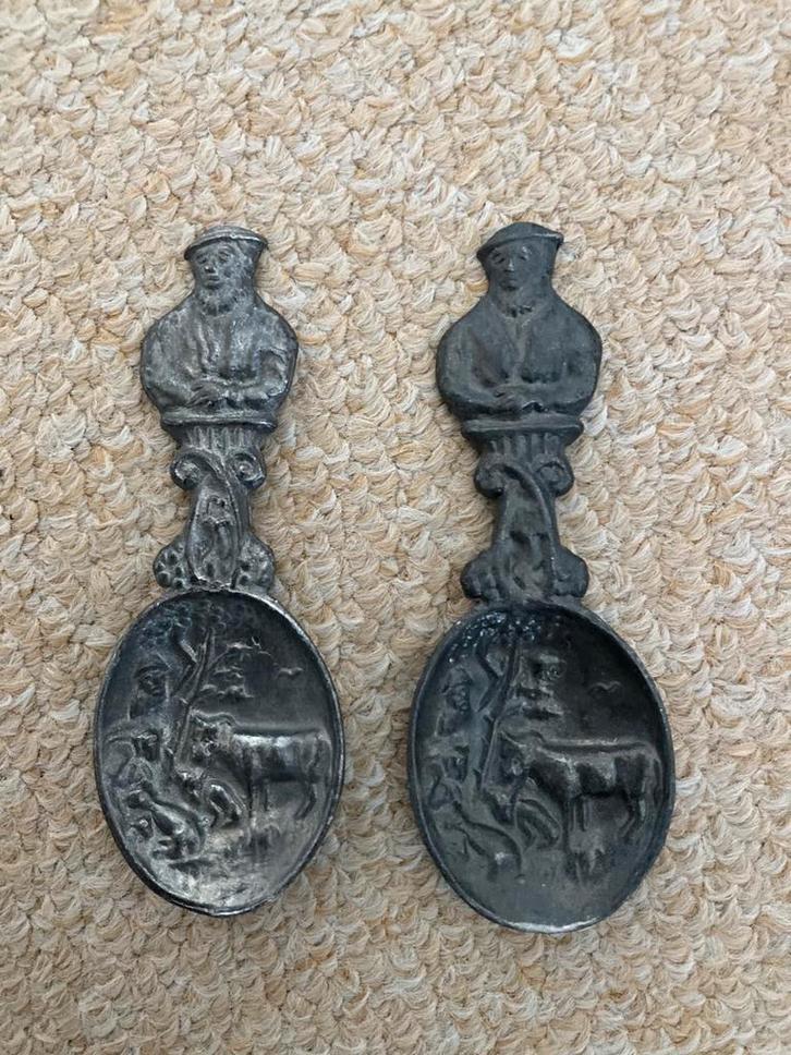 Twee vintage lepels van Oud Holl Tingieterij Tiel, perfect!, Antiek en Kunst, Antiek | Tin, Ophalen of Verzenden