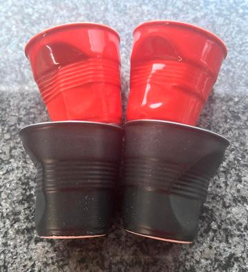 4 kleine deukbekers Revol voor ristretto beschikbaar voor biedingen