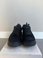 Alexander Mcqueen suede zwart, Ophalen of Verzenden, Zo goed als nieuw, Zwart