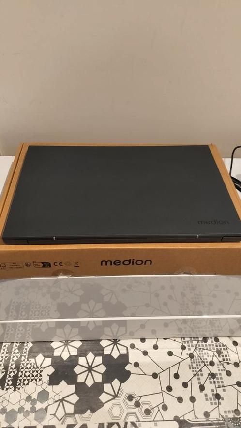 Medion Akoya E16433 (MD62604), Computers en Software, Laptop-opladers, Zo goed als nieuw, Ophalen of Verzenden