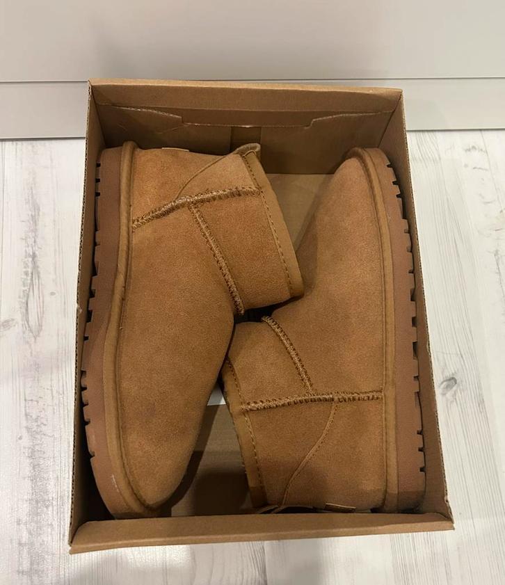 Uggs - Suede Warme en comfortabele laarzen!, Kleding | Dames, Schoenen, Zo goed als nieuw, Lage of Enkellaarzen, Bruin, Ophalen of Verzenden