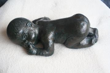 Antieke mooie beeld van Baby   beschikbaar voor biedingen