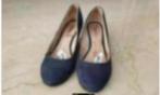 Dames pumps blauw suede La strada mt38, Blauw, Ophalen of Verzenden, La Strada, Zo goed als nieuw