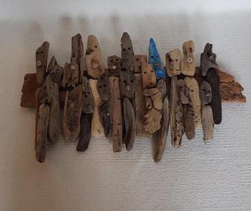 Drijfhout kunst. Driftwood art. People 4. Hout uit zee. beschikbaar voor biedingen