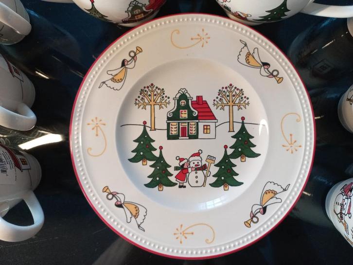 Servies, kerstservies  Wedgwood, Huis en Inrichting, Keuken | Servies, Nieuw, Compleet servies, Wedgwood, Aardewerk, Ophalen