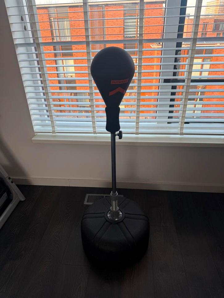 Outshock Boksbal op Voet - Perfect voor Training!, Sport en Fitness, Fitnessapparatuur, Zo goed als nieuw, Overige typen, Armen