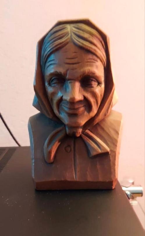 VINTAGE HOUTSNIJWERK BEELDJE VAN OUDERE VROUW, Antiek en Kunst, Kunst | Beelden en Houtsnijwerken, Ophalen of Verzenden
