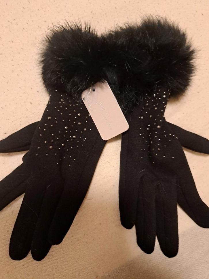 Zwarte handschoenen met strass en bont, Kleding | Dames, Mutsen, Sjaals en Handschoenen, Zo goed als nieuw, Handschoenen, Maat 38/40 (M)