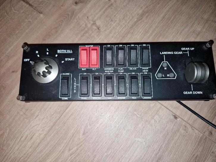 Logitech G Flight Simulator Switch Panel, Computers en Software, Joysticks, Zo goed als nieuw, Verzenden