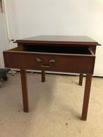 Mooie kersenhouten bijzettafel of lampentafel  met lade, Verzenden, 55 tot 75 cm, Zo goed als nieuw, 60 cm of meer