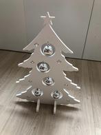 Witte houten kerstboom met zilveren ballen, Diversen, Kerst, Zo goed als nieuw, Ophalen