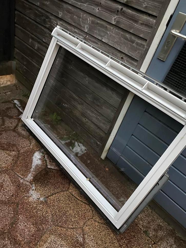 Velux Dakraam GGL UK04 - Perfect voor uw zolder!, Doe-het-zelf en Verbouw, Glas en Ramen, Gebruikt, Dakraam, 80 tot 120 cm, Dubbelglas