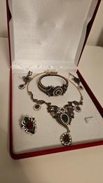 Sieraden set, Sieraden, Tassen en Uiterlijk, Antieke sieraden, Ophalen of Verzenden, Overige materialen