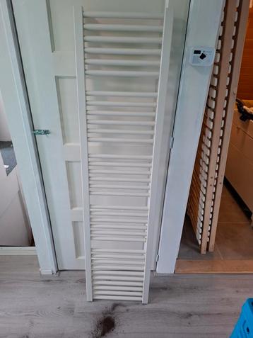 Design radiator badkamer 43 x 177 incl beugels beschikbaar voor biedingen