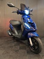 PIAGGIO ZIP 2024 BROM 4T 3V (1e eignr) FULL OPTION BMW blauw, Fietsen en Brommers, Scooters | Piaggio, Maximaal 45 km/u, Zip, Ophalen of Verzenden