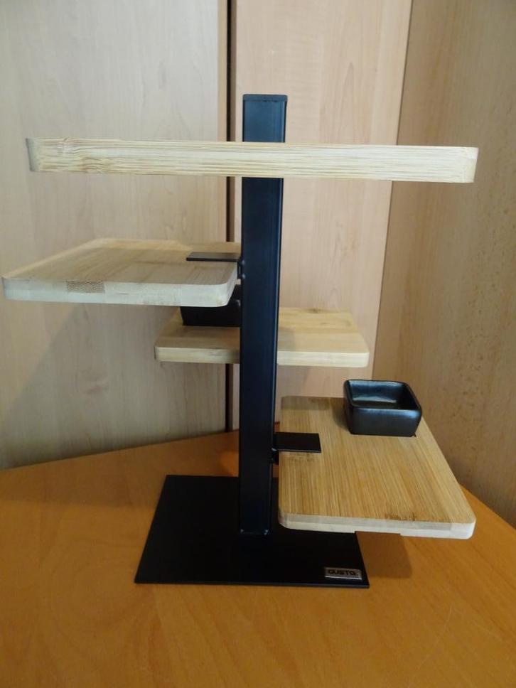 Gusta serveertoren 4 plankjes en 2 sausbakjes, Huis en Inrichting, Woonaccessoires | Etagères, Zo goed als nieuw, Ophalen of Verzenden