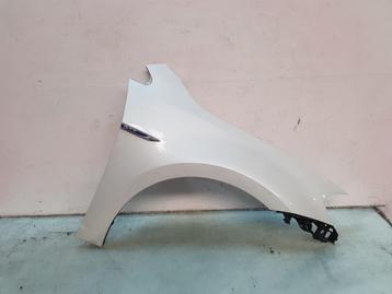Spatbord Rechts Voor Volkswagen Golf VII (AUA) 5G0821106A beschikbaar voor biedingen