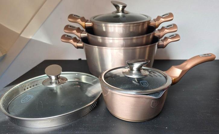 Schitterende berlinger haus complete pannenset rose goud, Huis en Inrichting, Keuken | Potten en Pannen, Gebruikt, Overige typen