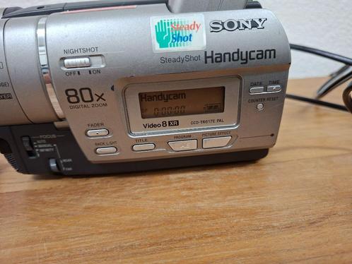 sony handycam 80x met nieuwe accu video 8, Audio, Tv en Foto, Videocamera's Analoog, Camera, Hi 8, Ophalen of Verzenden