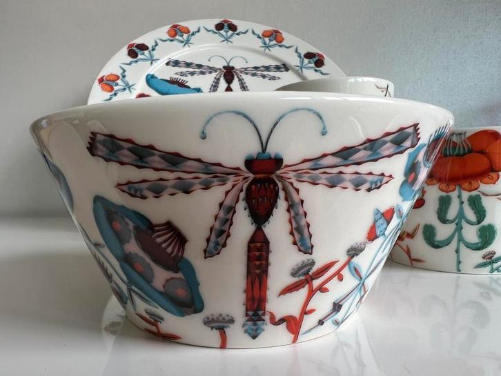 Iittala Korento Schaal Blauw Libelle Klaus Haapaniemi, Huis en Inrichting, Keuken | Servies, Zo goed als nieuw, Schaal of Schalen