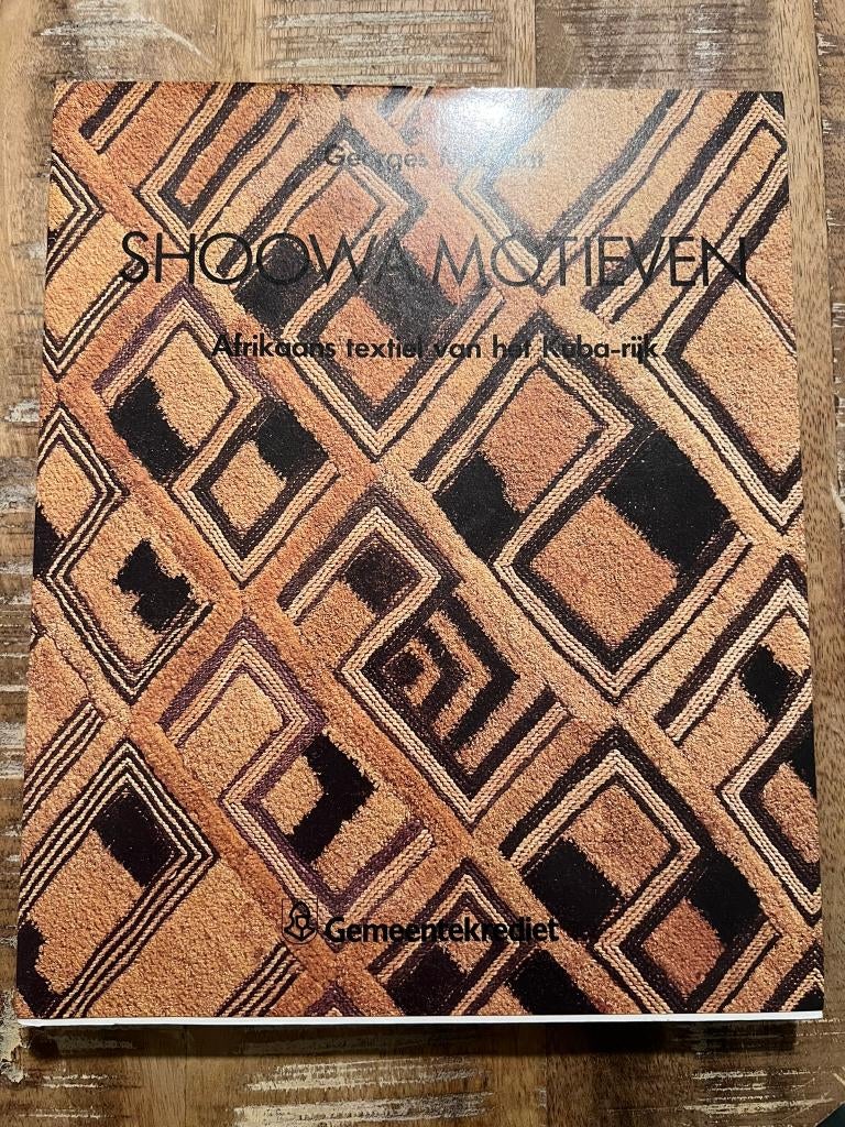 Shoowa motieven, Afrikaans textiel van het Kuba-rijk Meurant, Georges Meurant, Ophalen of Verzenden, Zo goed als nieuw, Overige onderwerpen