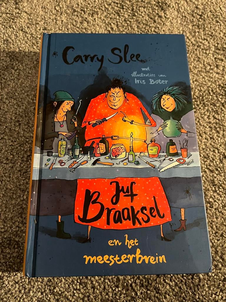Juf Braaksel en het meesterbrein - Carry Slee, Boeken, Kinderboeken | Jeugd | onder 10 jaar, Ophalen of Verzenden, Zo goed als nieuw