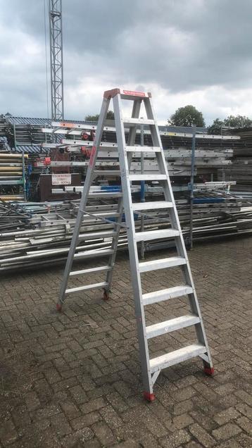 Altrex trappen en ladders . Diverse merken en maten 