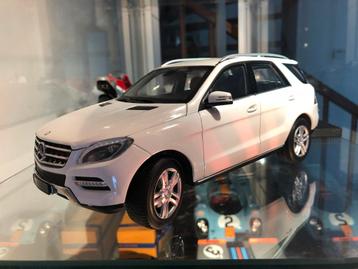 Mercedes GLE Minichamps 1/18 - Schadevrij met doos beschikbaar voor biedingen