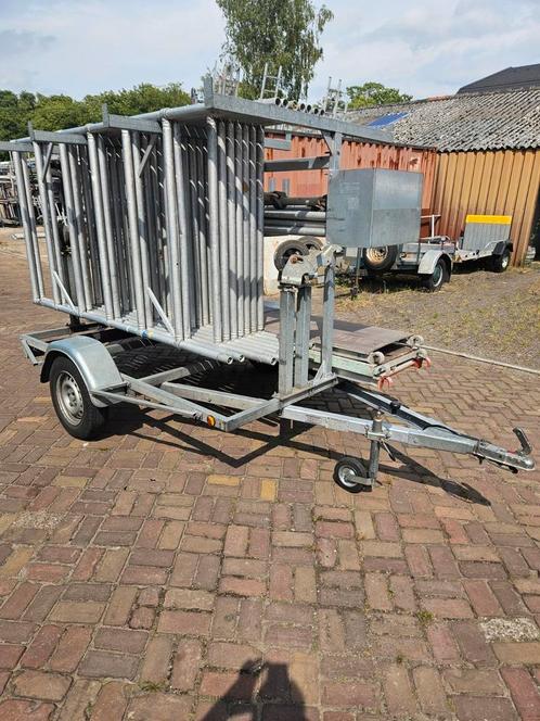 Steigeraanhanger met rolsteiger (geen compleet steiger), Doe-het-zelf en Verbouw, Steigers, Gebruikt, Rolsteiger of Kamersteiger