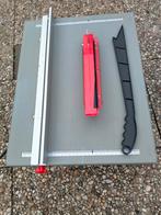 Een tafel cirkelzaag 220 volt in clusief zaagblad, Doe-het-zelf en Verbouw, Gereedschap | Zaagmachines, Ophalen, 1200 watt of meer