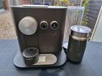 Nespresso machine, Afneembaar waterreservoir, 2 tot 4 kopjes, Zo goed als nieuw, Koffiemachine