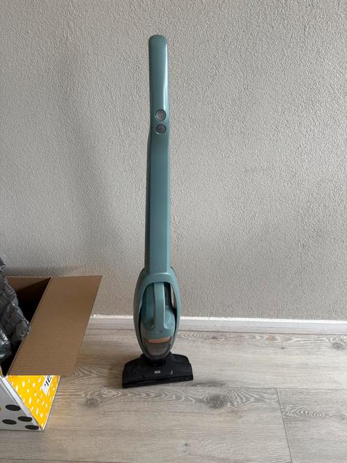 AEG Steelstofzuiger - gebruikt, Witgoed en Apparatuur, Stofzuigers, Gebruikt, Stofzuiger, Minder dan 1200 watt, Reservoir, Ophalen