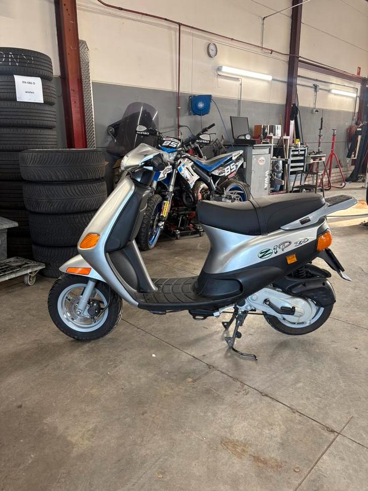Puch zip type 3, Fietsen en Brommers, Scooters | Piaggio, Zo goed als nieuw, Zip, Benzine, Ophalen