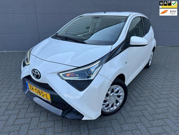Toyota Aygo 1.0 VVT-i x-play*2 EIGNAAR*CAMERA*NAVI*Carplay*A beschikbaar voor biedingen