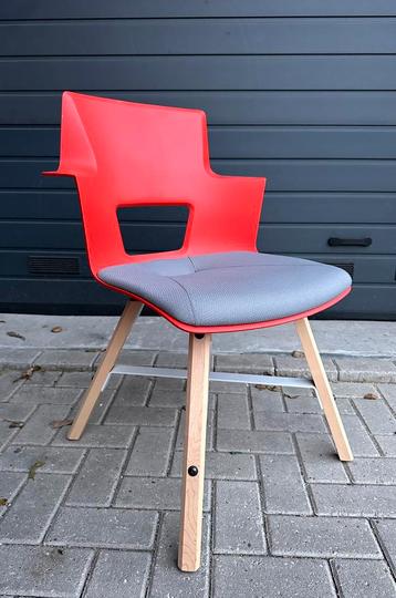 6 nieuw Steelcase design stoelen beschikbaar voor biedingen