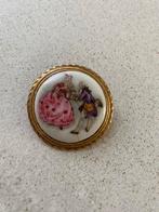 Vintage Broche met Romantisch Tafereel, 4 tot 7 cm, Gebruikt, Overige kleuren, Ophalen of Verzenden