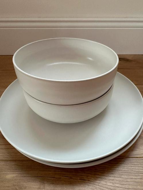 Servies set (4 items) - CASA - SKY collectie, Huis en Inrichting, Keuken | Servies, Zo goed als nieuw, Bord(en), Ophalen