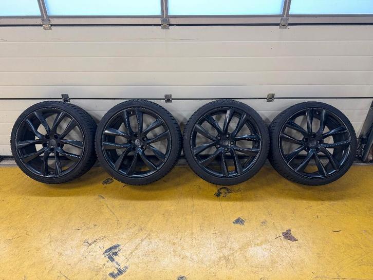 21 inch Arachnid velgen met winterbanden Tesla Model S, Auto-onderdelen, Banden en Velgen, Velg(en), Winterbanden, 21 inch, 245 mm