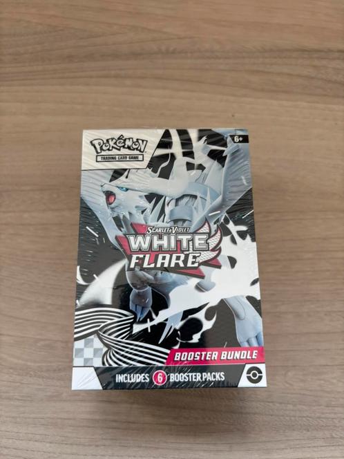 White Flare Booster Bundle 6 Packs Reshiram Scarlet & Violet, Hobby en Vrije tijd, Verzamelkaartspellen | Pokémon, Nieuw, Booster